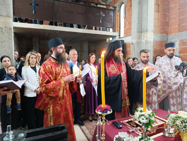 Владика Сергије освештао звона храма у селу Шеховци