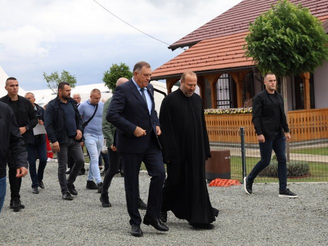 Предсједник Српске присуствује освештању храма у манастиру Карановац