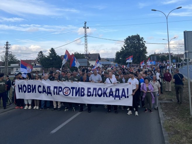 Широм Србије почела окупљања грађана против блокада (ФОТО)