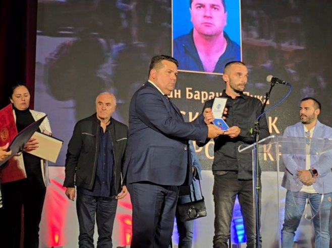 Стевандић у посјети Црној Гори: Мудрост и слога одређују шта је јунаштво данас (ФОТО)