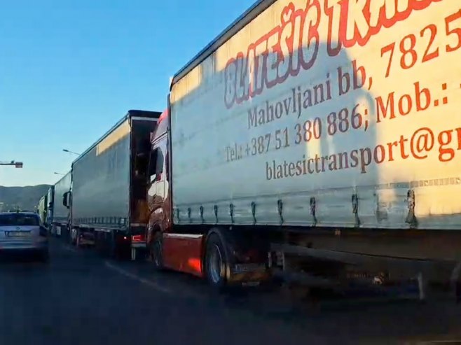 Протест превозника БиХ; Заустављање теретног саобраћаја до испуњења захтјева (ФОТО/ВИДЕО)