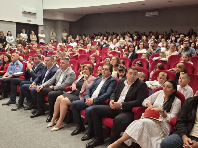 Почела нова школска година у Мркоњић Граду