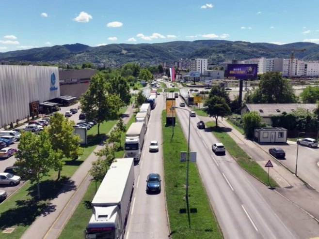 Превозници поново на улицама - теретни саобраћај у блокади (ФОТО/ВИДЕО)