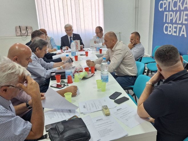 Предсједништво ДЕМОС-а 1. септембра 2025. Предсједништво ДЕМОС-а 1. септембра 2025. - Фото: Уступљена фотографија