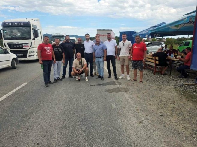 Јавор подржао превознике који су ступили у протесте Јавор подржао превознике који су ступили у протесте - Фото: РТРС