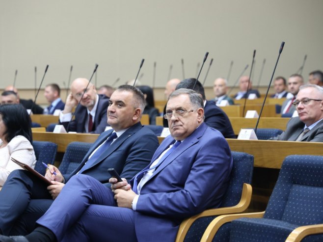 Додик стигао на сједницу на којој се расправља о новој Влади