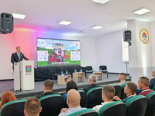 Рибник - Друга конференција младих у пољопривреди Рибник - Друга конференција младих у пољопривреди - Фото: СРНА
