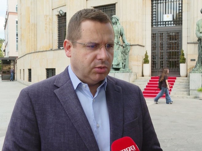 Ковачевић честитао Дан српског јединства, слободе и националне заставе