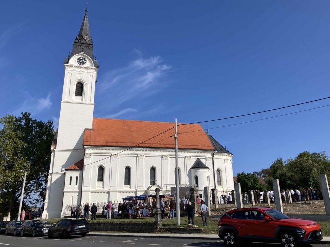 Храм у Пакрацу свједочи да је љубав Божија јача од сваког рата и разарања (ФОТО/ВИДЕО)