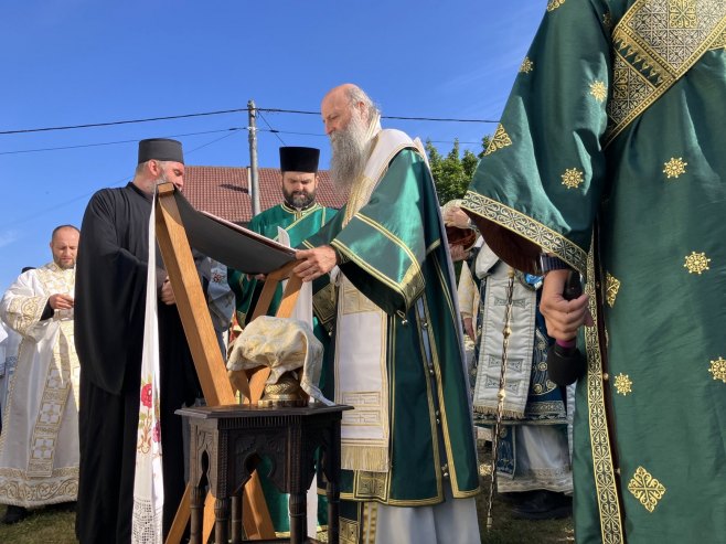 Патријарх Порфирије: Обновљни храм Свете Тројице свједочи да је Божија љубав јача од разарања (ФОТО/ВИДЕО)