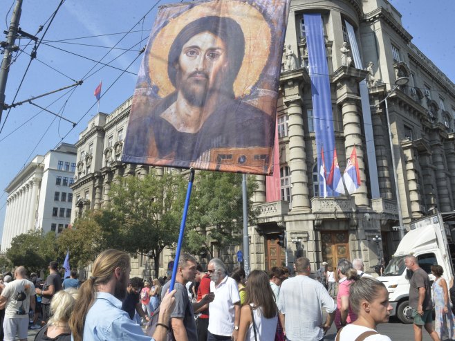 Протест студената у блокади и грађана испред Владе Србије