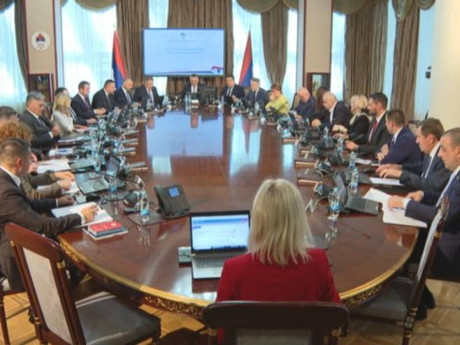 УЖИВО - Посебна сједница Владе Републике Српске; Присуствују Додик и Стевандић