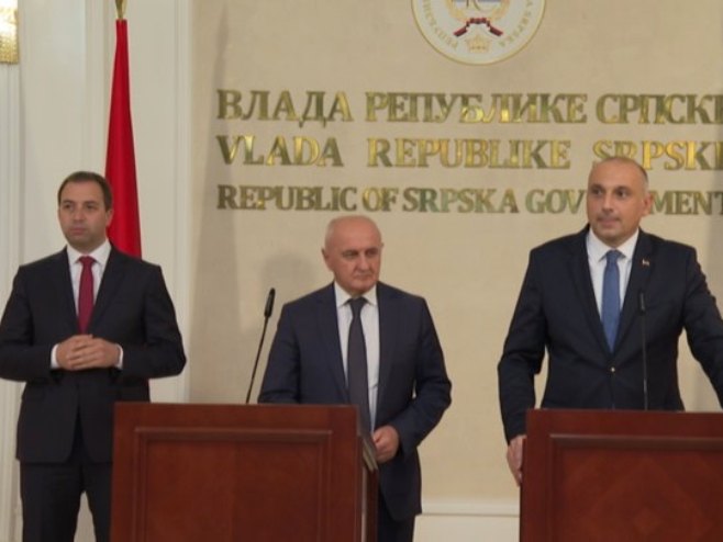 Важно је да смо сви окупљени око институција Републике Српске