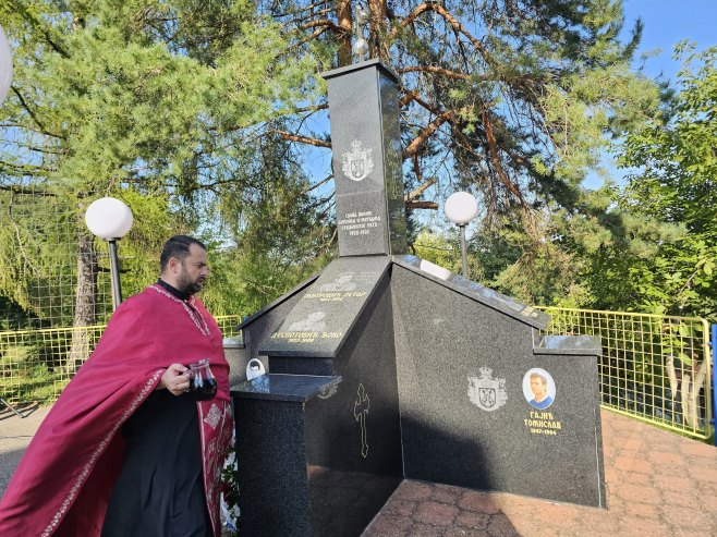 Парастос у Угљевику - Фото: СРНА