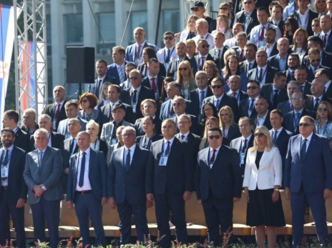 УЖИВО - "Снага јединства" у Београду, ново наоружање први пут пред јавношћу, присуствују званичници Српске (ФОТО)