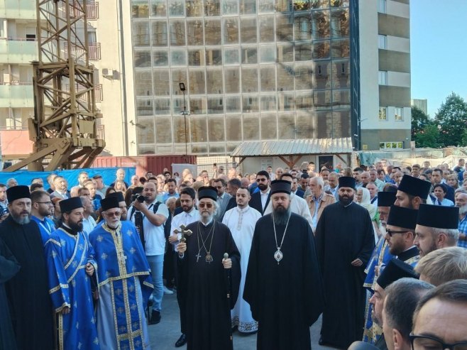 Испред Храма Преображења Господњег Испред Храма Преображења Господњег - Фото: РТРС