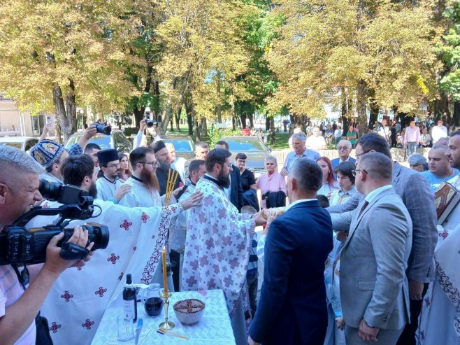 Општина Љубиње и храм Рођења Богородице прославили крсну славу (ФОТО)