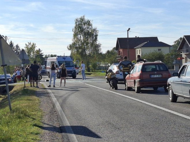 Saobraćajna nezgoda na putu Derventa - Prnjavor (Foto: RTRS)