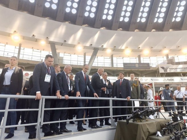 Делегација Српске на Међународном сајму наоружања и војне опреме у Београду