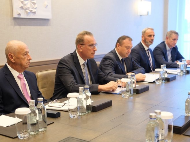 Сташа Кошарац предводи делегацију у вишедневној посјети Сочију (Уступљена фотографија )
