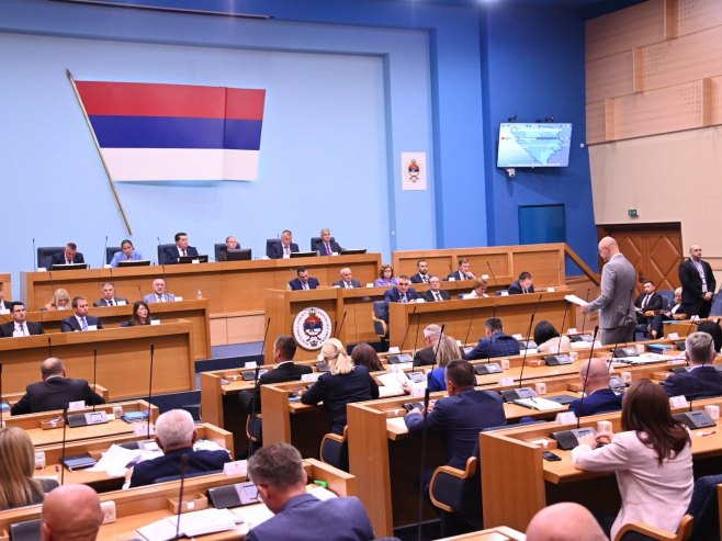 Народна скупштина одлучила: Странке самостално одлучују о учешћу на изборима (ФОТО/ВИДЕО)