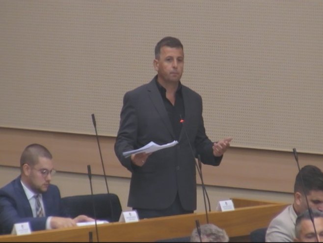 Вукановић тражио паузу у Народној скупштини Српске да се јави у програм БХРТ (ВИДЕО)