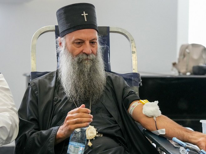 Патријарх Порфирије и бројни Београђани у акцији добровољног давања крви