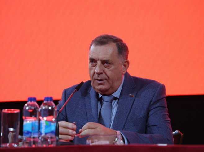 Додик: СНСД треба изаћи на пријевремене изборе