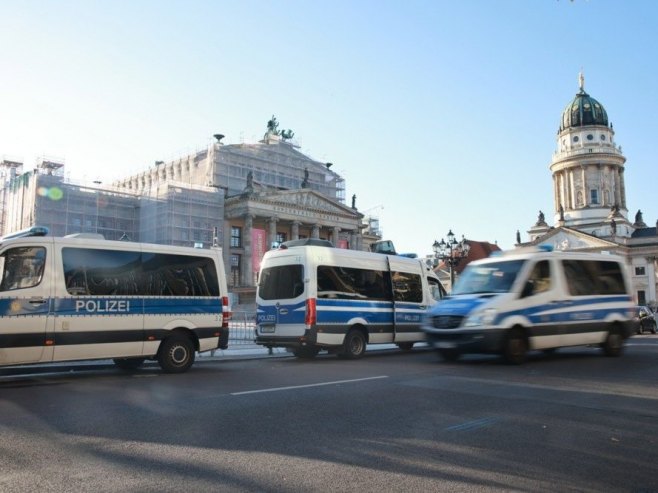 Полиција (Фото: EPA/CLEMENS BILAN/илустрација) - 