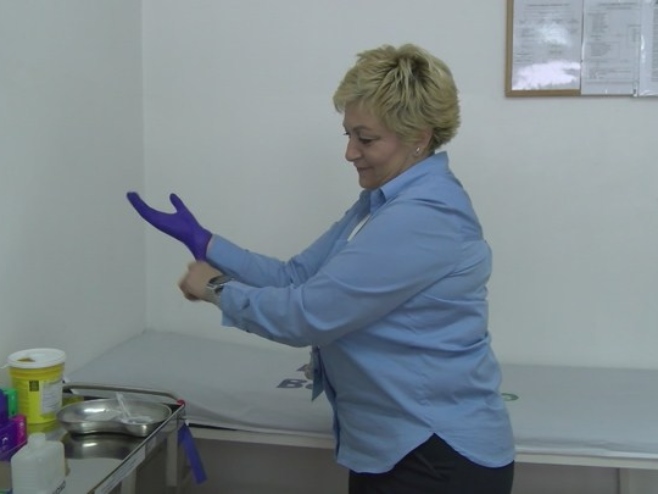 Добојска медицинска сестра Вања Симић спасила на терену живот тенисеру из Сарајева (ВИДЕО)