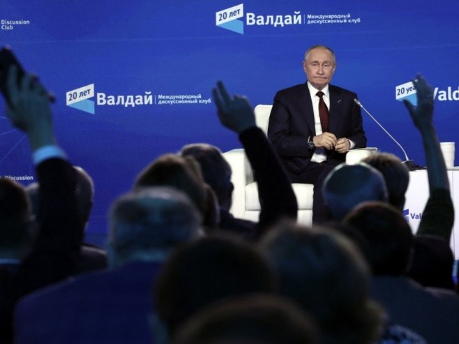 УСКОРО УЖИВО - Обраћање Путина на "Валдају" у Сочију