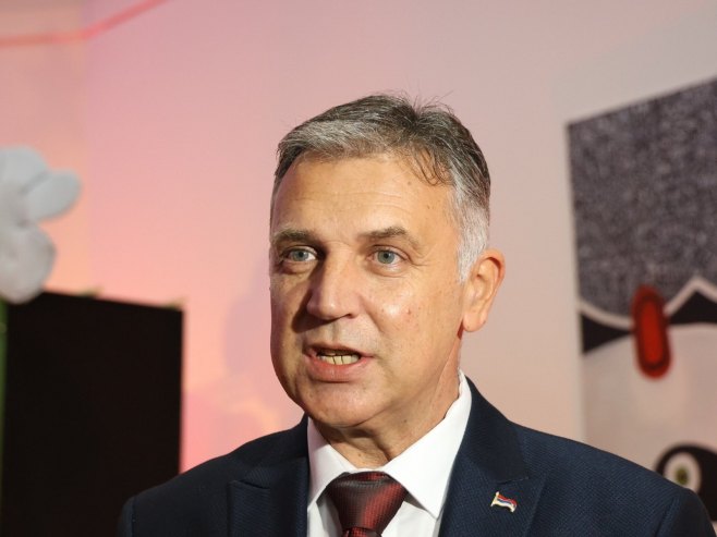 Голубовић честитао завршетак наставе у првом полугодишту