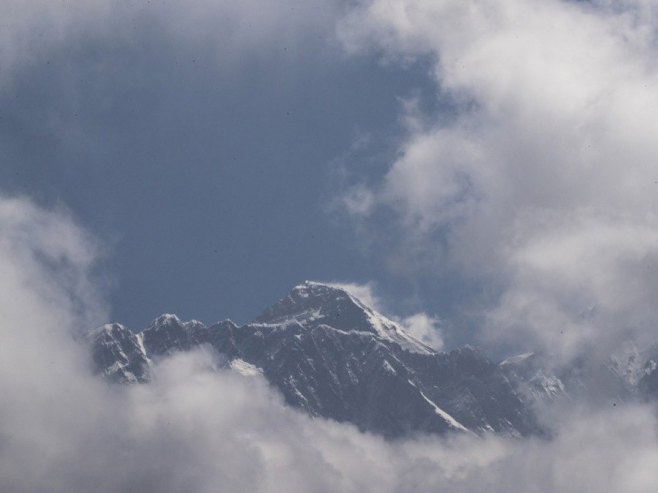 Монт Еверест (Фото: EPA/NARENDRA SHRESTHA) - 