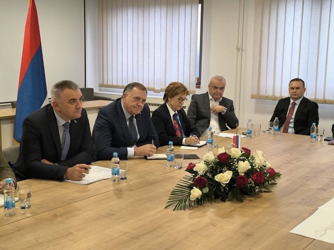 Minić i Dodik u Han Pijesku (Foto: RTRS)