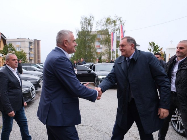 Додик у Хан Пијеску: Драго ми је што је начелник Ђурић дио СНСД-а