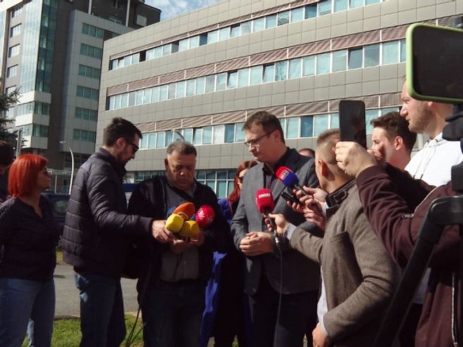 Опозиција тражи да политичке странке уређују програм на РТРС; Предложили формирање привременог уређивачког колегијума и управе
