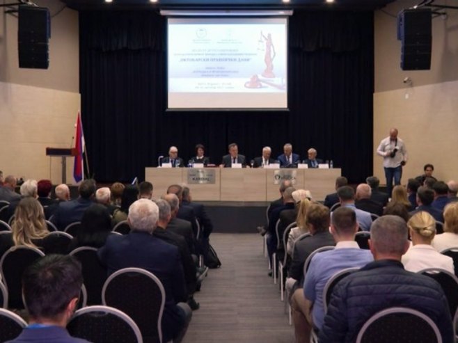 Правници Српске: Спријечити правни хаос и суспензију народне воље