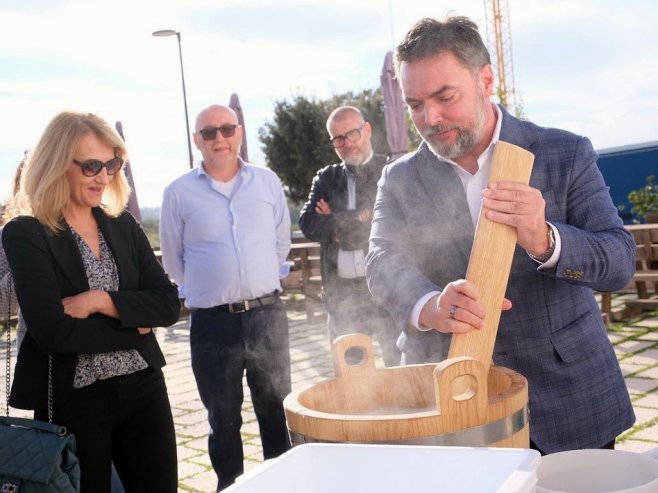 Кошарац присуствовао презентацији производње моцареле у околини Барија