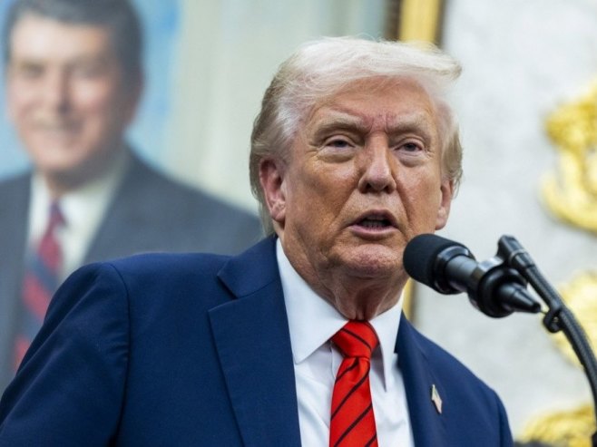 Трамп: Имамо новац за плате у војсци