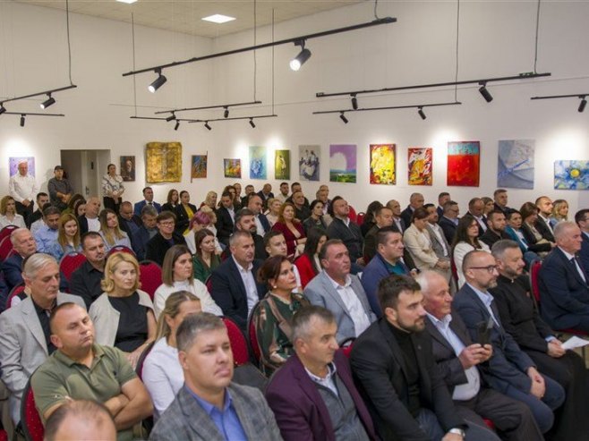 Повеља поводом Дана општине припала Радио Српцу