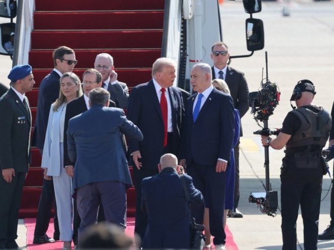 Трамп стигао у Израел, дочекали га Нетанијаху и Херцог (ВИДЕО)