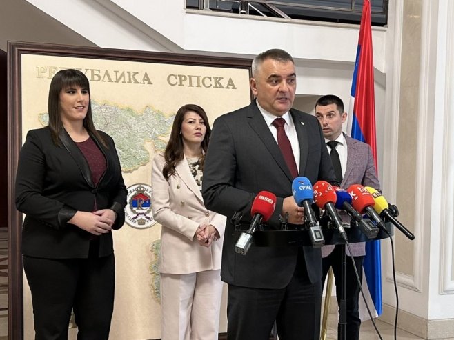 Минић: Подршка свему што договоре синдикати и социјални партнери
