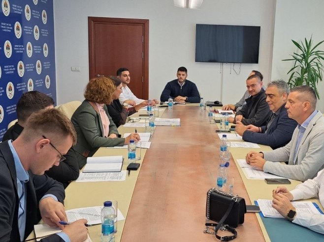 Консултације о закључивању Посебног колективног уговора за запослене у локалној самоуправи