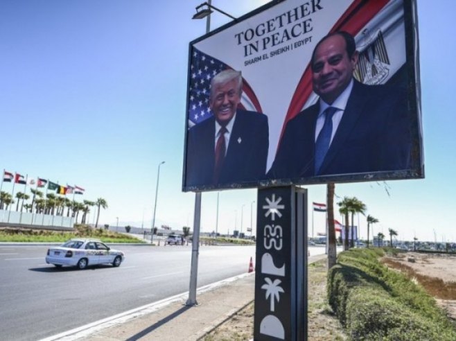 Трамп допутовао у Египат, дочекао га Ел Сиси на аеродрому (ВИДЕО)