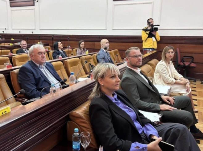 Ванредна сједница Скупштине града због вртића