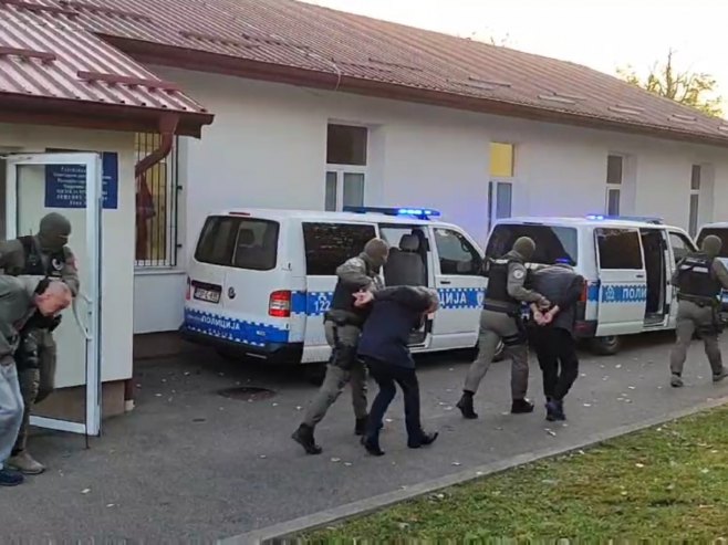 Ухапшени у акцији "Петља" спроведени у Окружно јавно тужилаштво Бањалука (ВИДЕО)