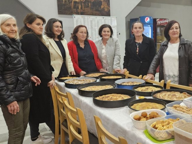 Одржана 7. Етно и гастро манифестација "Подрашничко саборовање" (ФОТО)