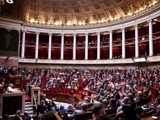 У француском парламенту данас најављена два гласања о повјерењу Лекорнију