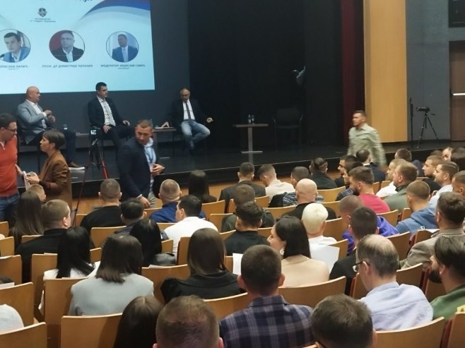 Трибина у Бијељини Трибина у Бијељини - Фото: РТРС
