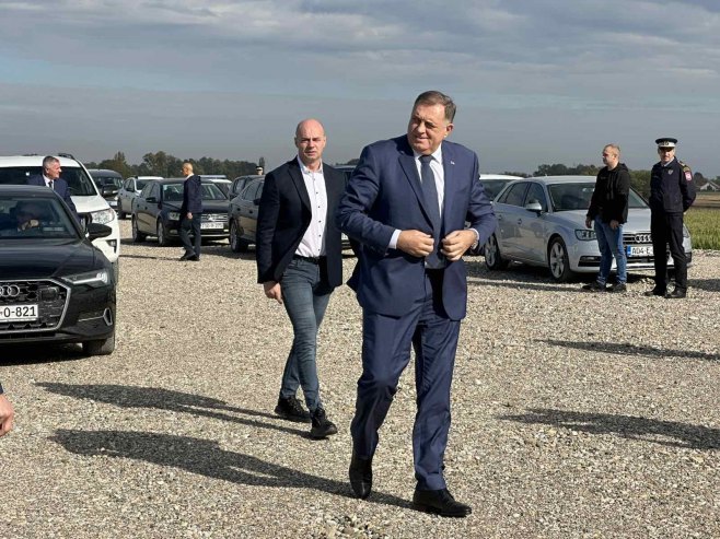 Додик: Нећемо одустати од изградње насипа на Дрини